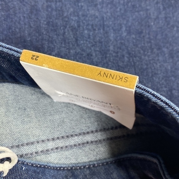 Lane Bryant Ultimate Stretch Skinny Jeans Dark Wash Size 22 NWT - Picture 10 of 12